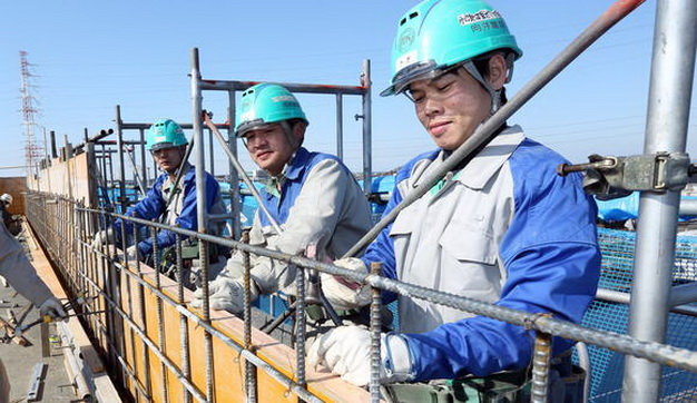 Xuất Khẩu Lao Động Nợ Phí